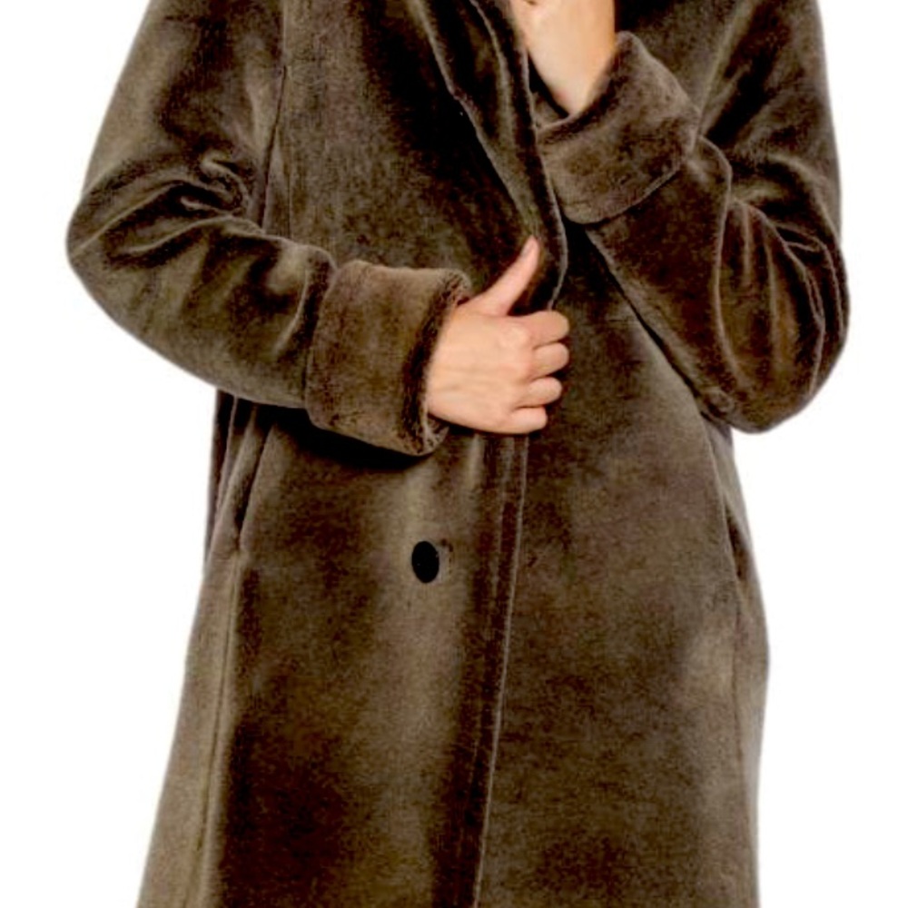 Blue Duck Woman’s Easy Fit Shearling- Soft Coat. Fully reversible.